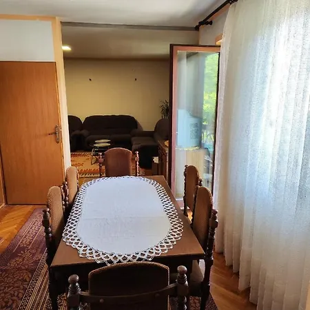 Alex 8 * باغينا باستا