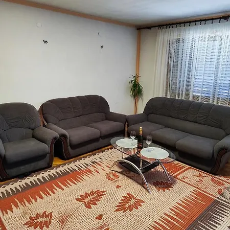 Alex 8 * باغينا باستا