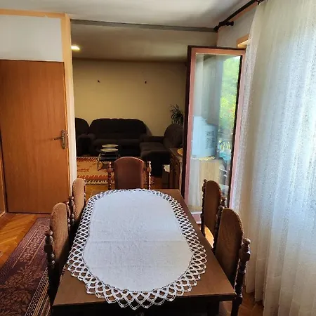 Alex 8 * باغينا باستا